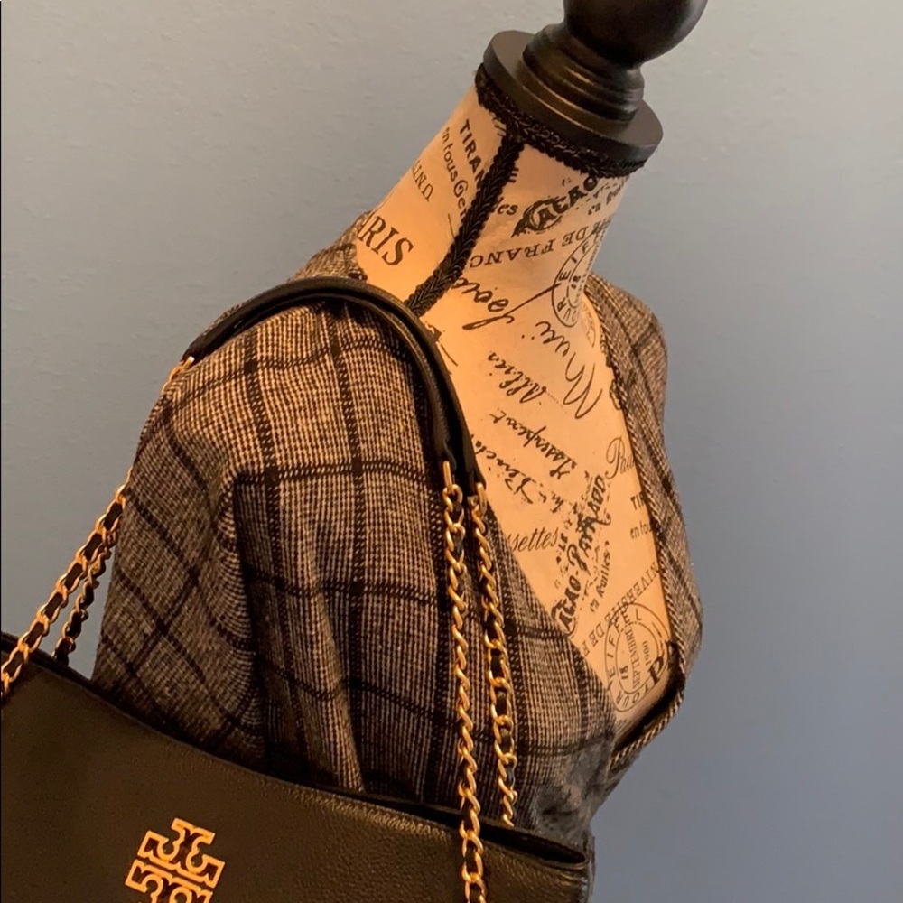Dress - Picture 2 of 7